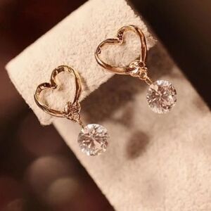 Heart Dangling Crystal Lightweight Dainty Earrings